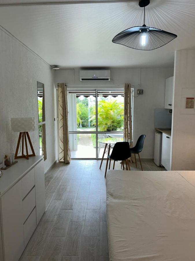 Superbe Studio Avec Piscine, Au Coeur De La Marina! Village Soleil ! Proche Aeroport & Ferry Le Gosier  Esterno foto