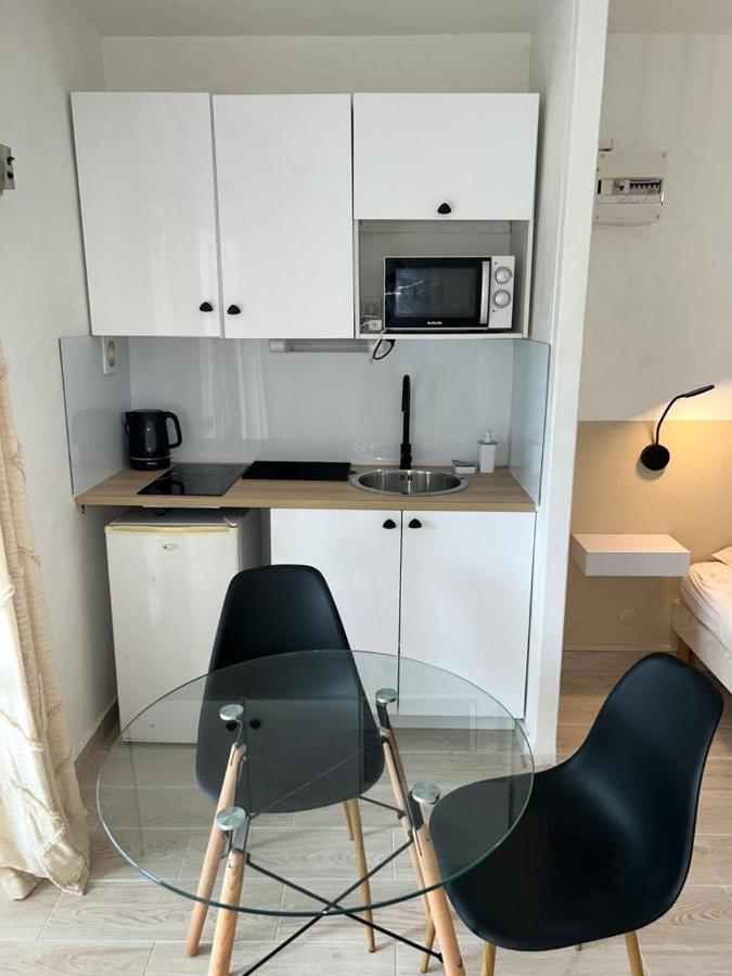Superbe Studio Avec Piscine, Au Coeur De La Marina! Village Soleil ! Proche Aeroport & Ferry Le Gosier  Esterno foto