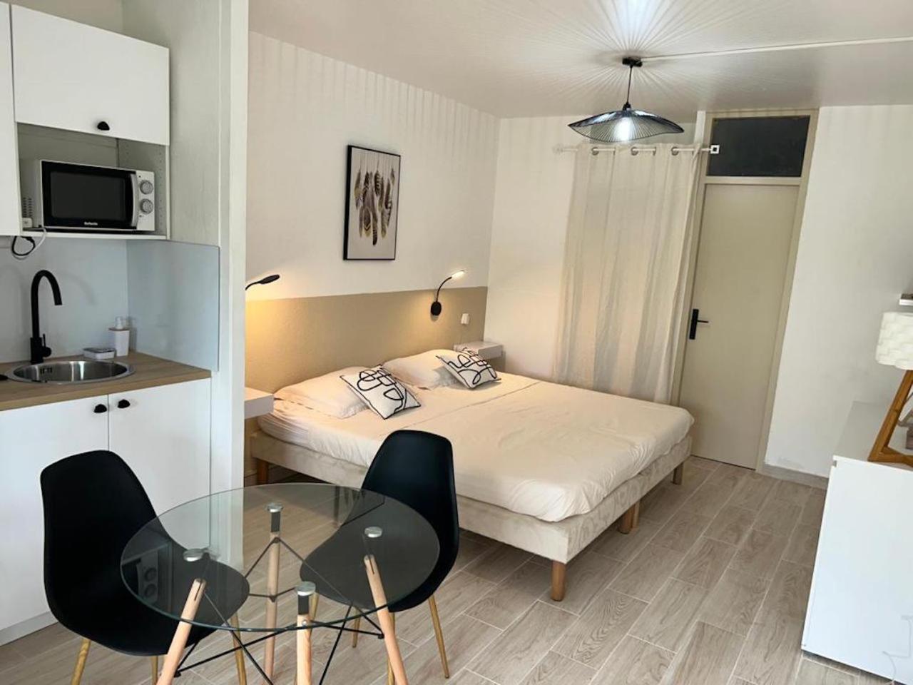 Superbe Studio Avec Piscine, Au Coeur De La Marina! Village Soleil ! Proche Aeroport & Ferry Le Gosier  Esterno foto