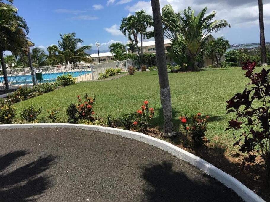 Superbe Studio Avec Piscine, Au Coeur De La Marina! Village Soleil ! Proche Aeroport & Ferry Le Gosier  Esterno foto
