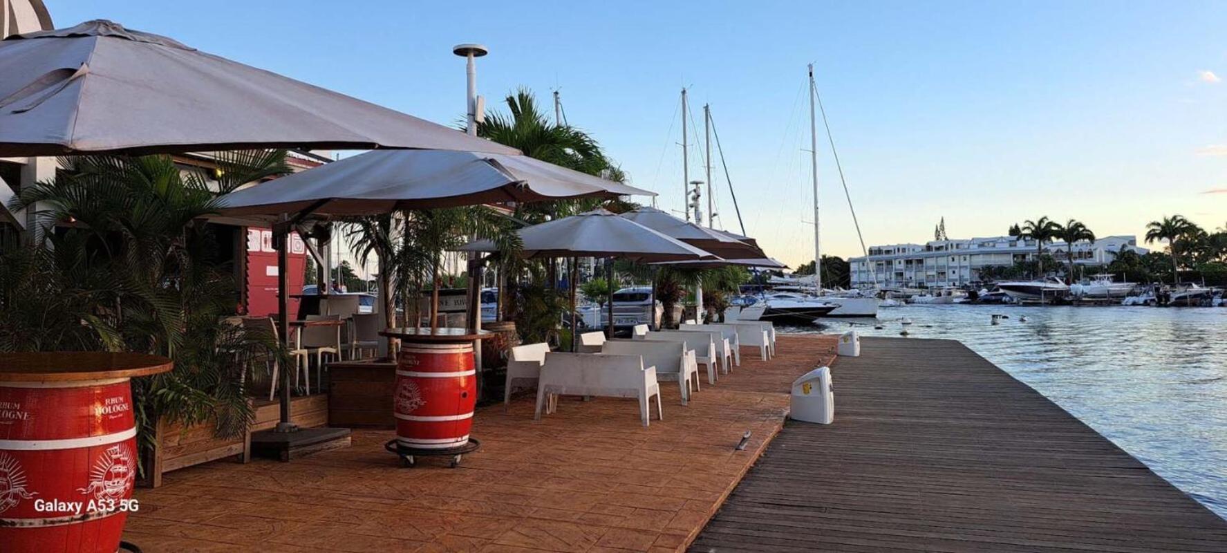 Superbe Studio Avec Piscine, Au Coeur De La Marina! Village Soleil ! Proche Aeroport & Ferry Le Gosier  Esterno foto